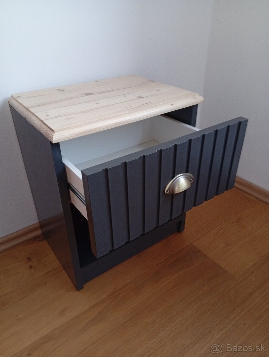 Nočný stolík / skrinka - 2