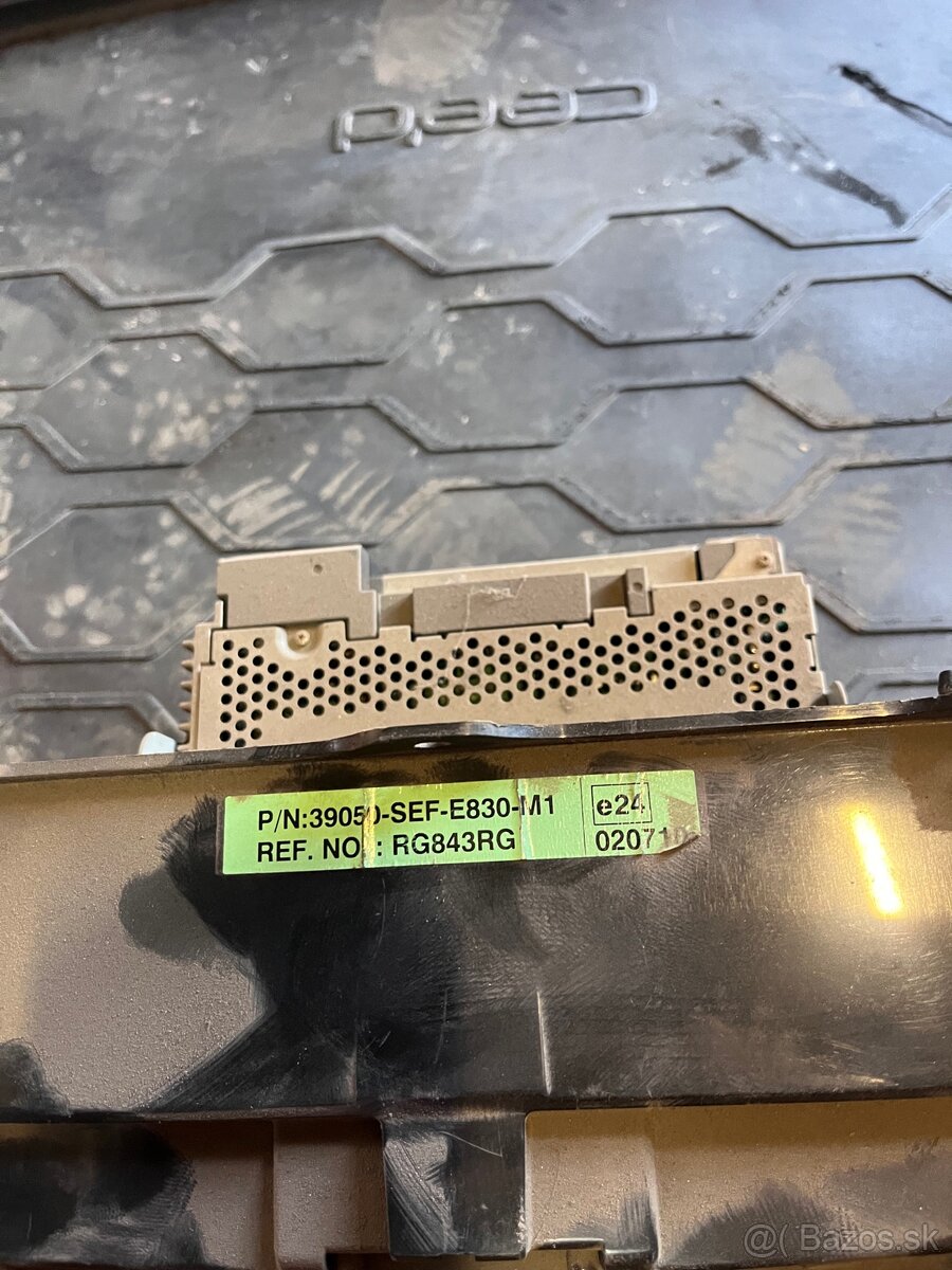 Honda Accord radio - 2