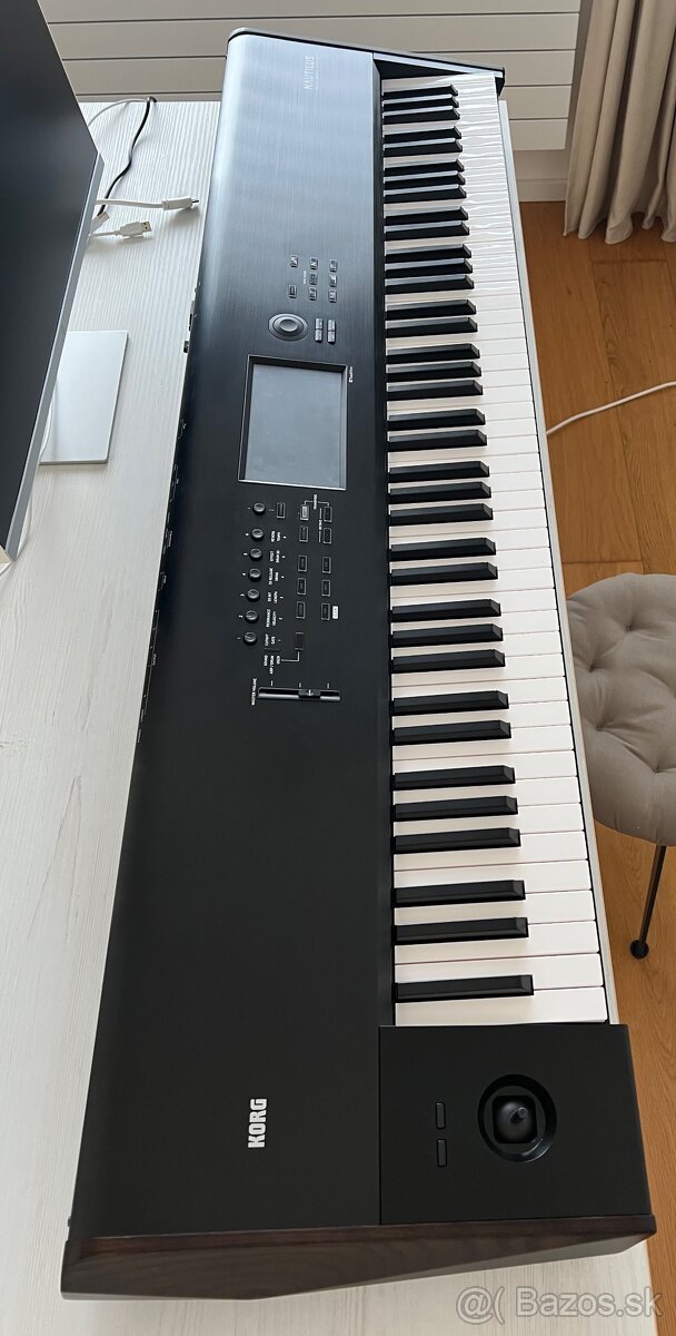 KORG Nautilus 88 - výmena - 2