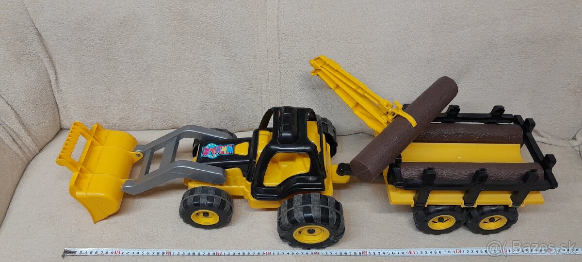 Detsky traktor s prívesom a drevom - 2