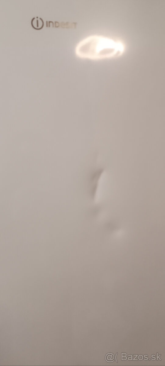 Chladnicka Indesit LI9S2EW - 2