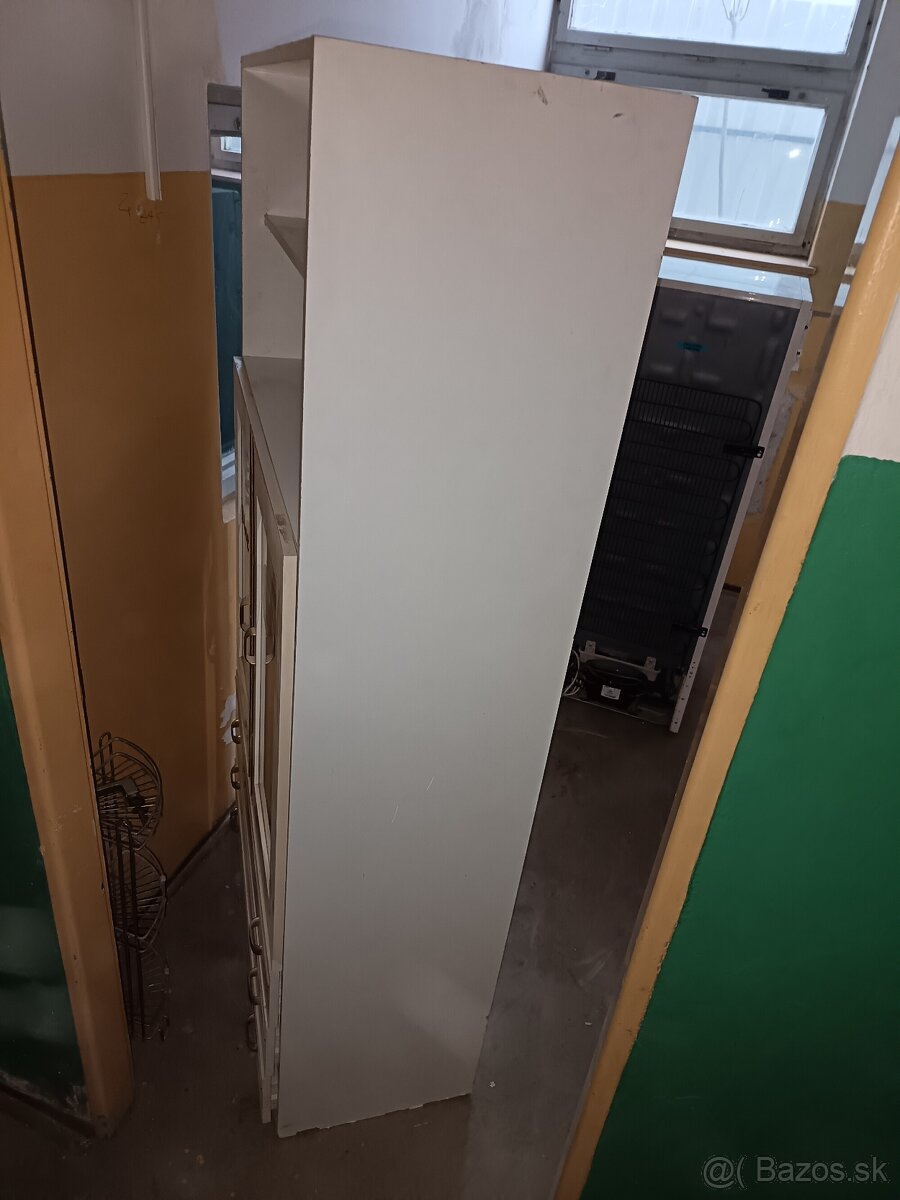 Skriňa presklena sekretár - 2