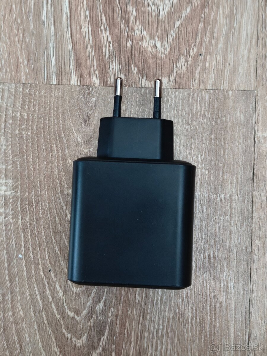 Predám adaptér Nuvo 65W - 2