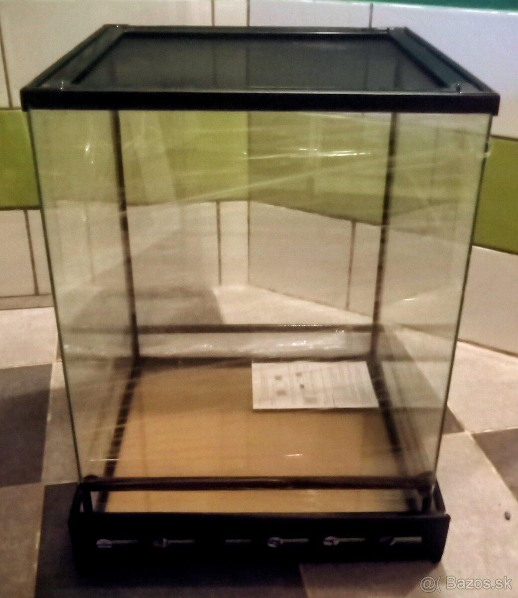 Predám terarium 45x45x60 - 2