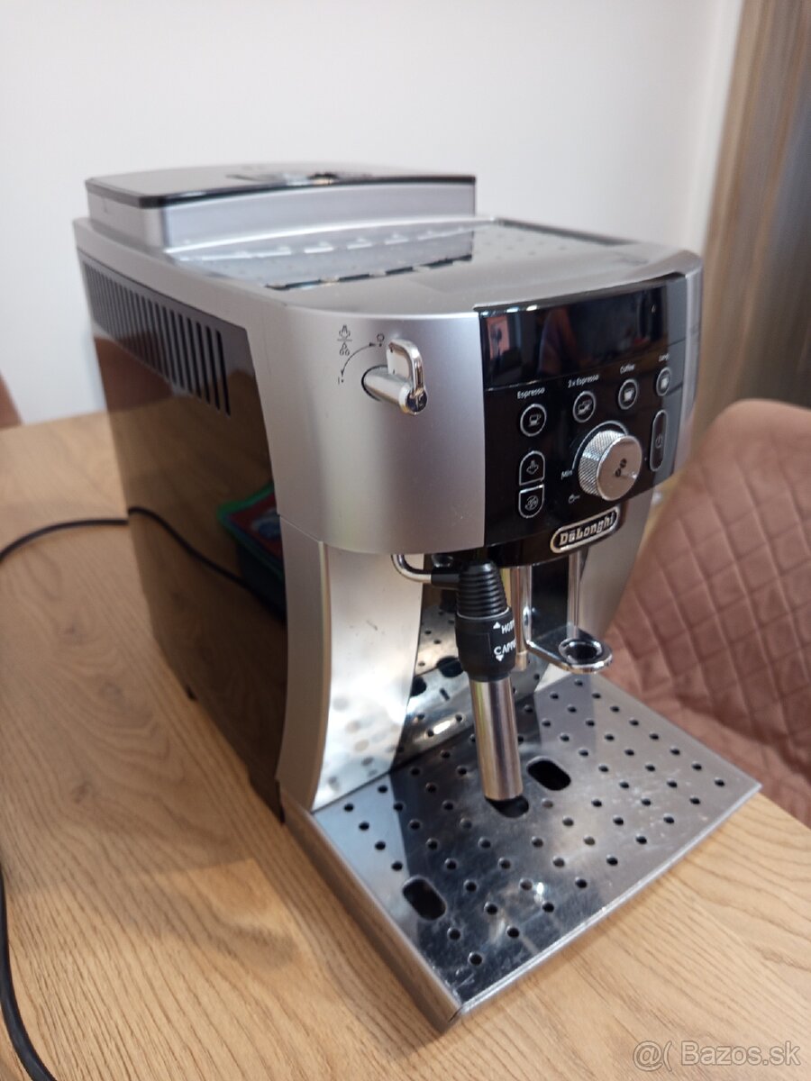 Kávovar Delonghi magnifica S - 2