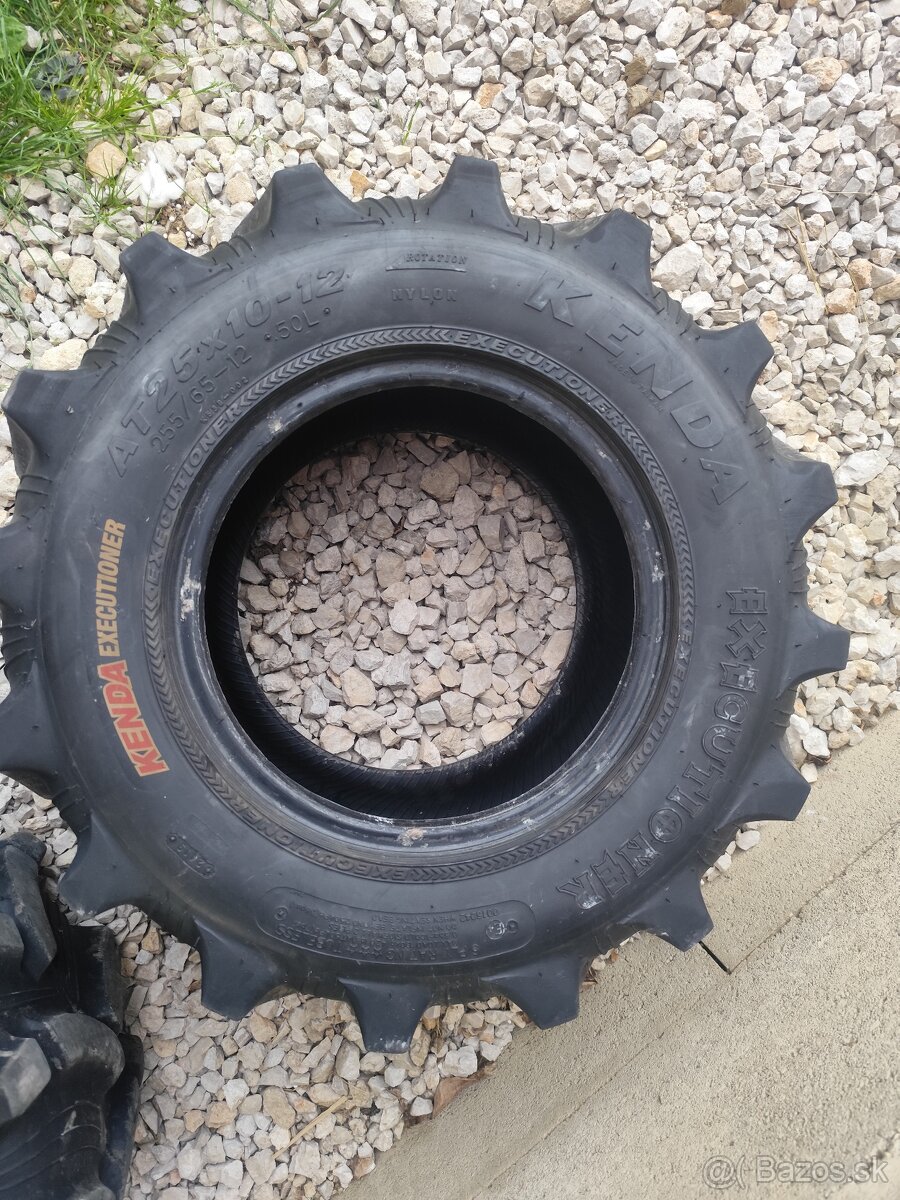Pneumatiky 25/10 R12