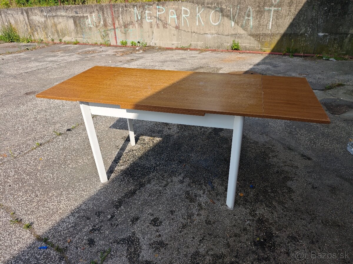 Jedálenský stôl so stolickami - 2