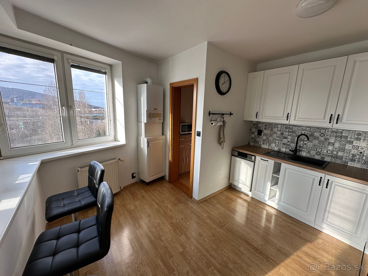 TOP ponuka: 3-izbový byt s 2 loggiami – Lamač, Bakošova ul. - 2