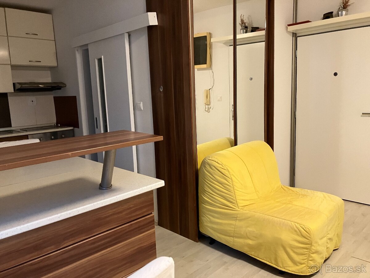 Prenájom 1 iz. Ul. Matičná - 2