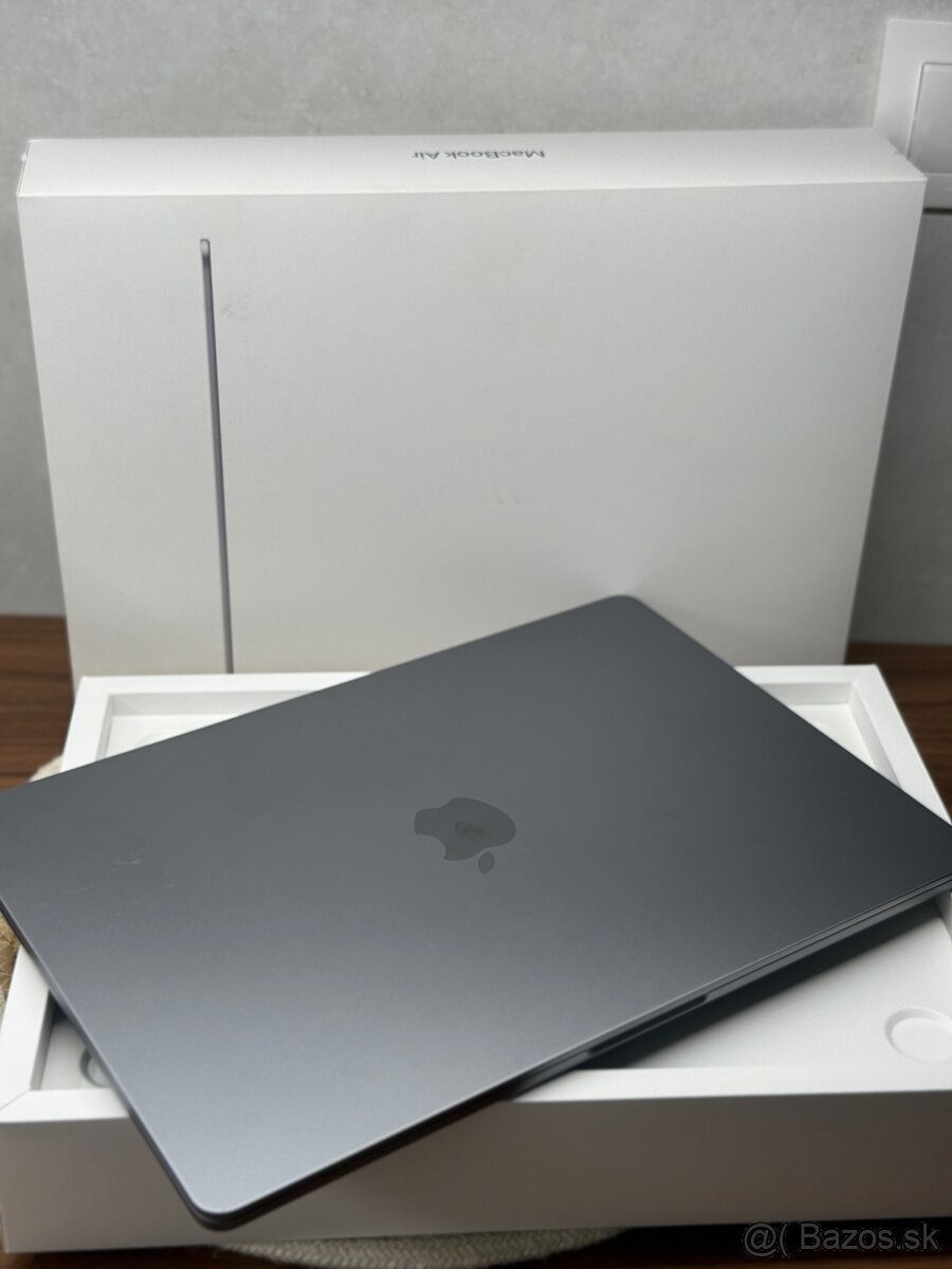 Apple Macbook Air 15” M3 | 512GB - 20 cyklov - 2