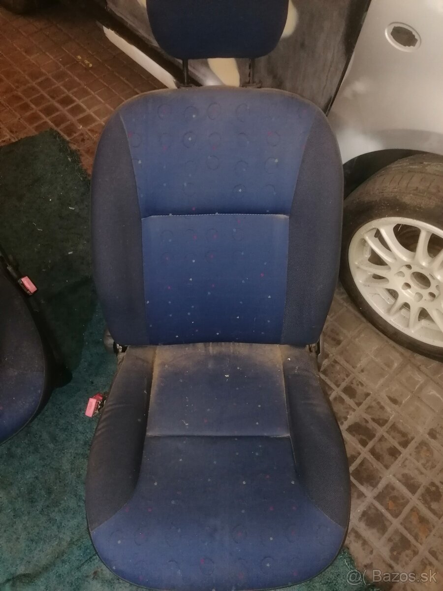Peugeot partner predné sedačky - 2