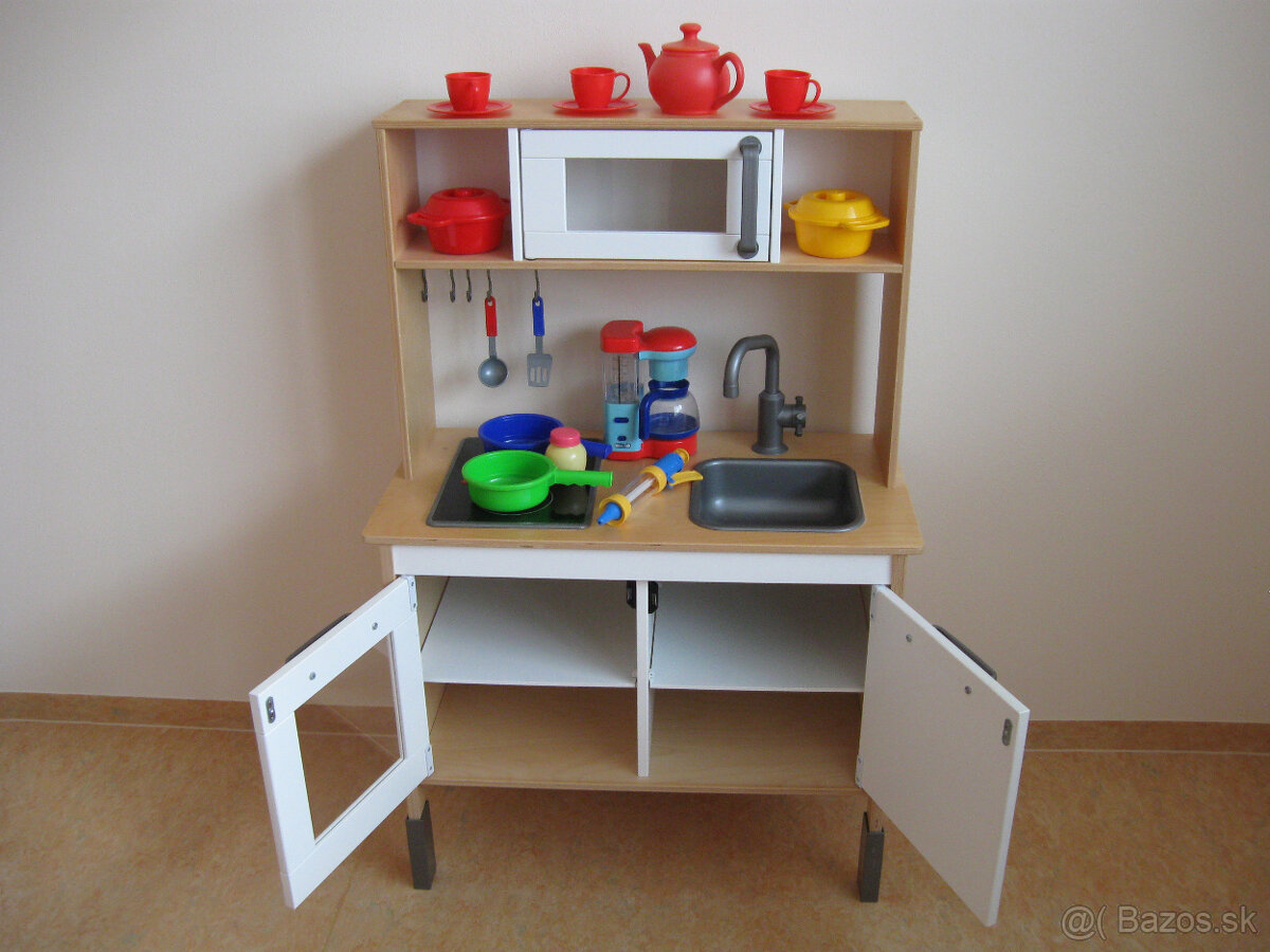 Drevena kuchynka Ikea s vybavou - 2