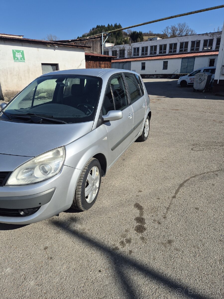 Renault Megane Scenic - 2