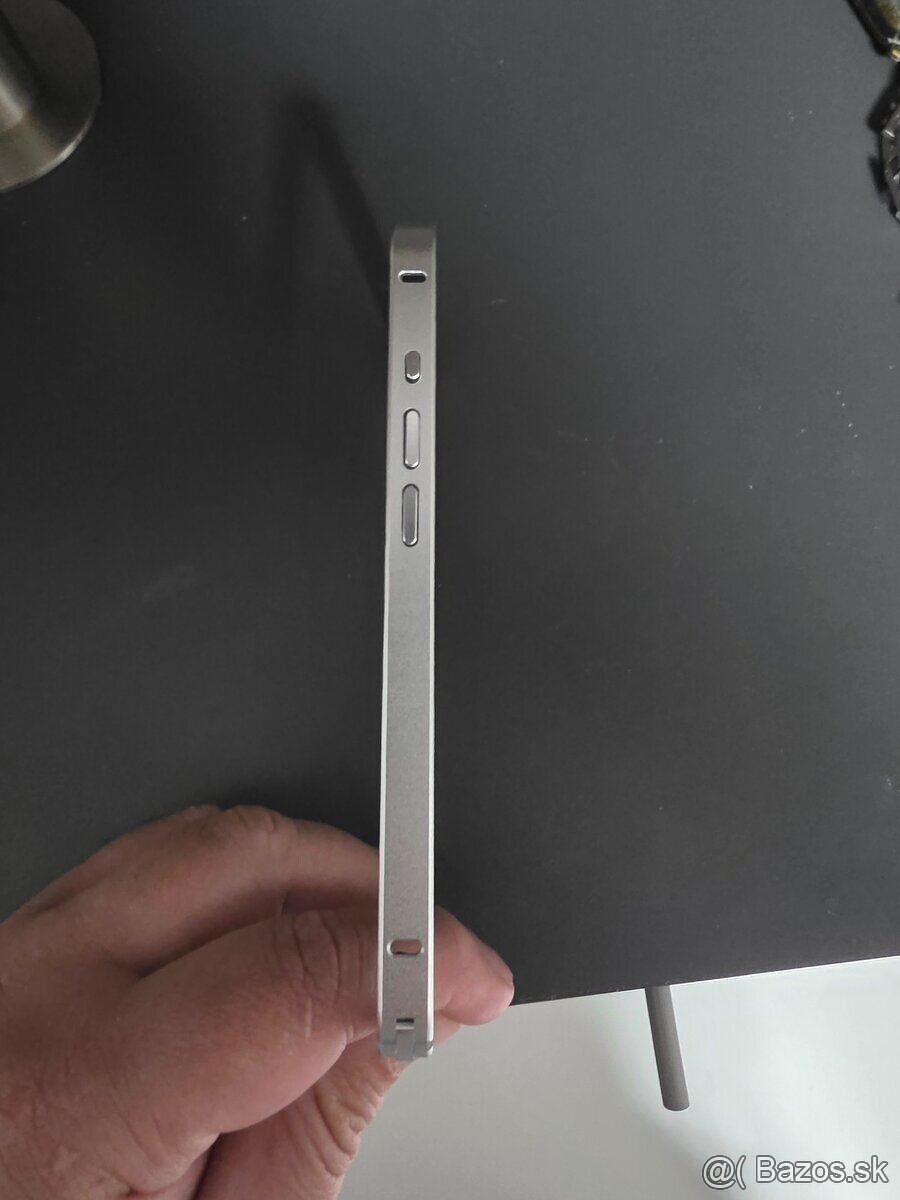 Hliníkový rámik na Iphone 16pro - 2
