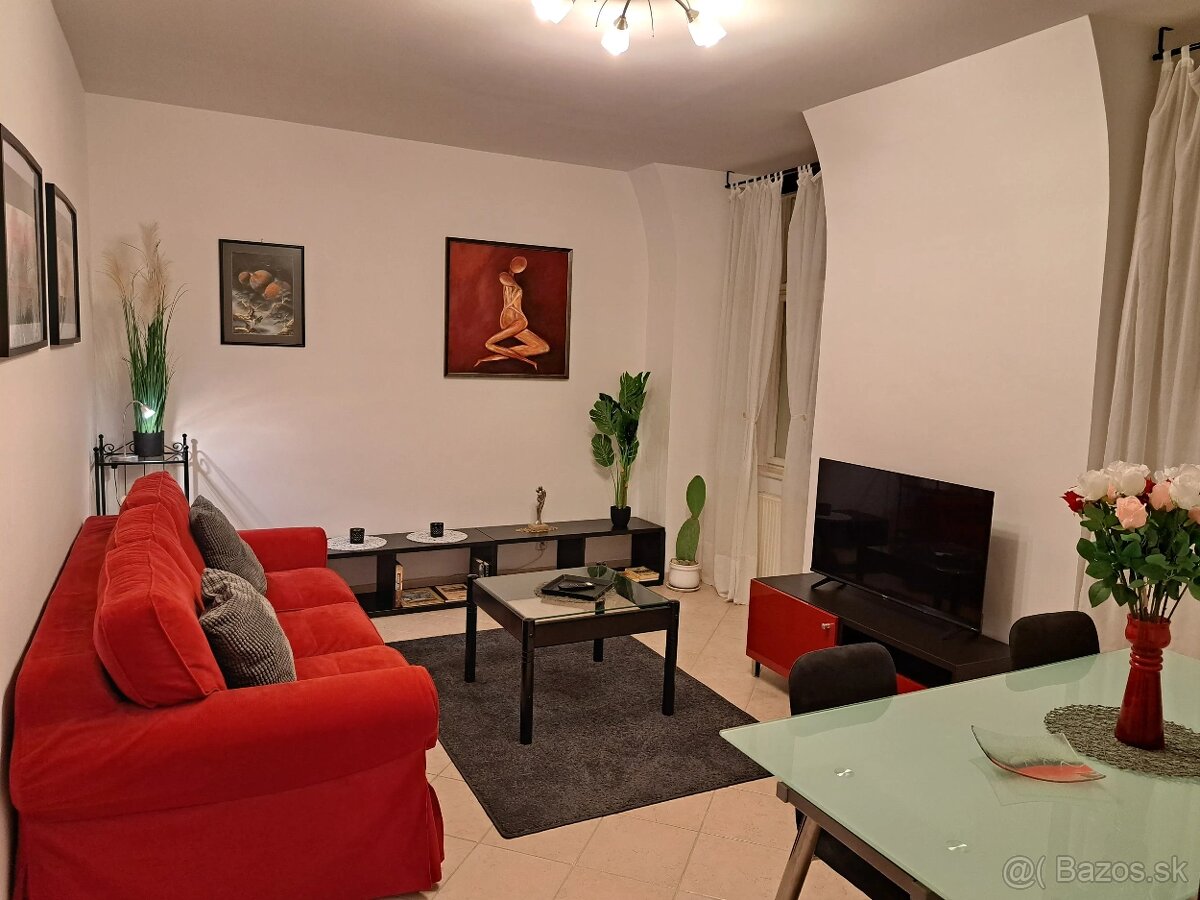 2-IZB BYT v HISTORICKOM CENTRE STARÉHO MESTA - 2