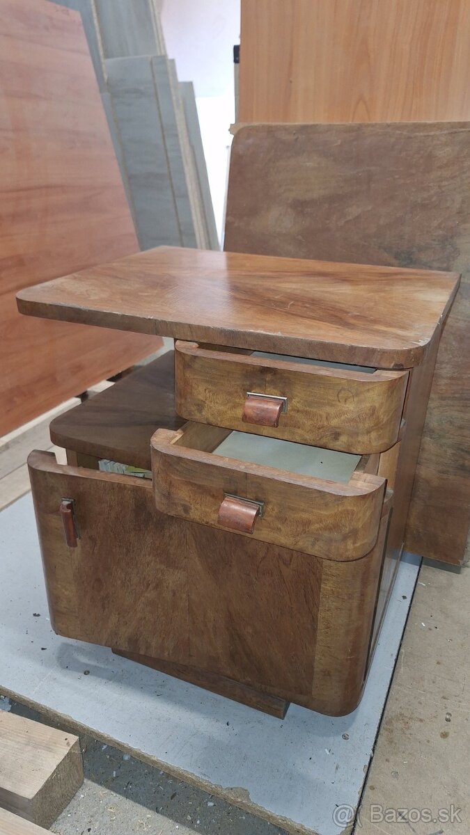 Starožitný nábytok - 2