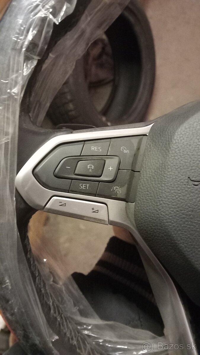 Predam volant Passat B8 lift - 2