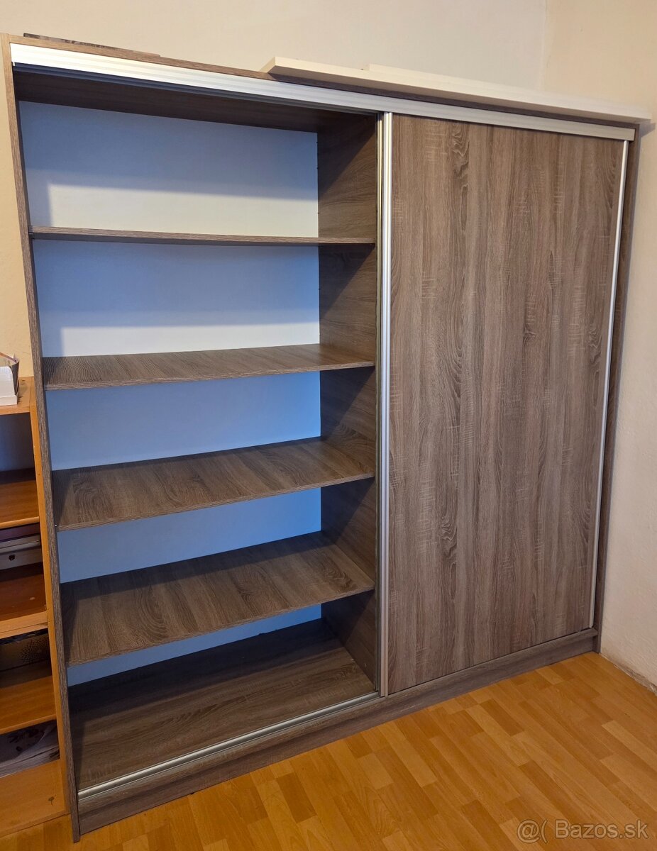 Predam šatníkovu skrinu - 2