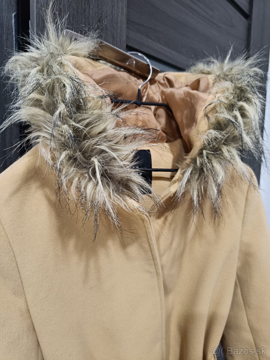Dámsky béžový kabát veľ 38 - 2