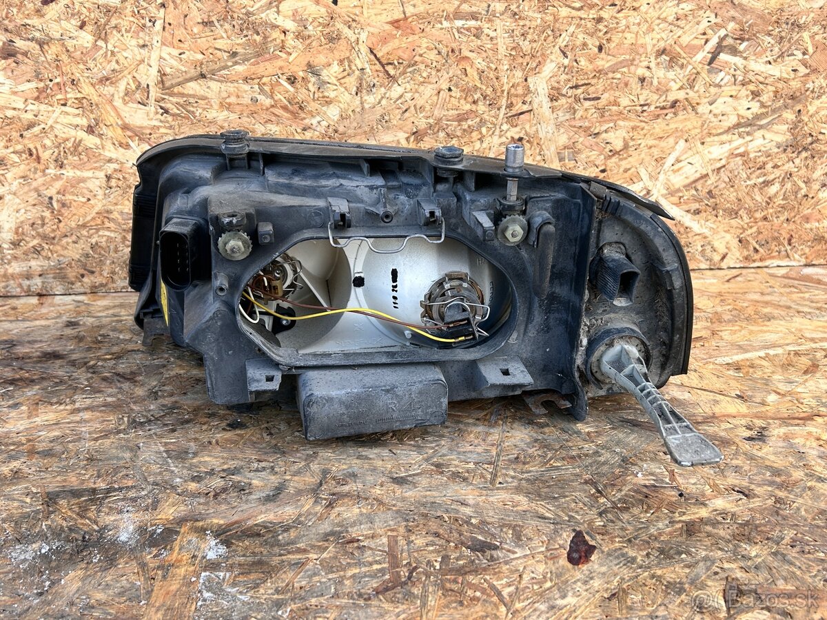Pravé predné svetlo Seat Alhambra - 2