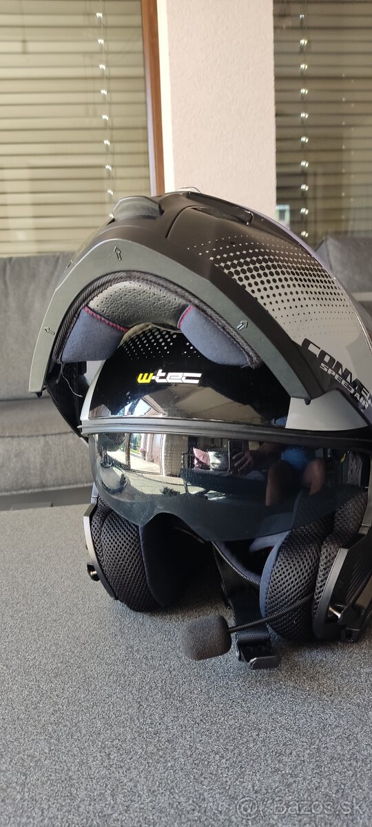 Výklopná moto prilba - 2