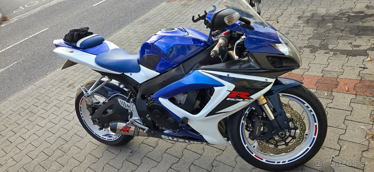 Predám suzuki gsxr 600 k7 - 2