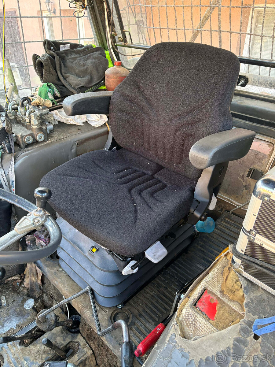 v ponuke sedadlo gramer zetor - 2