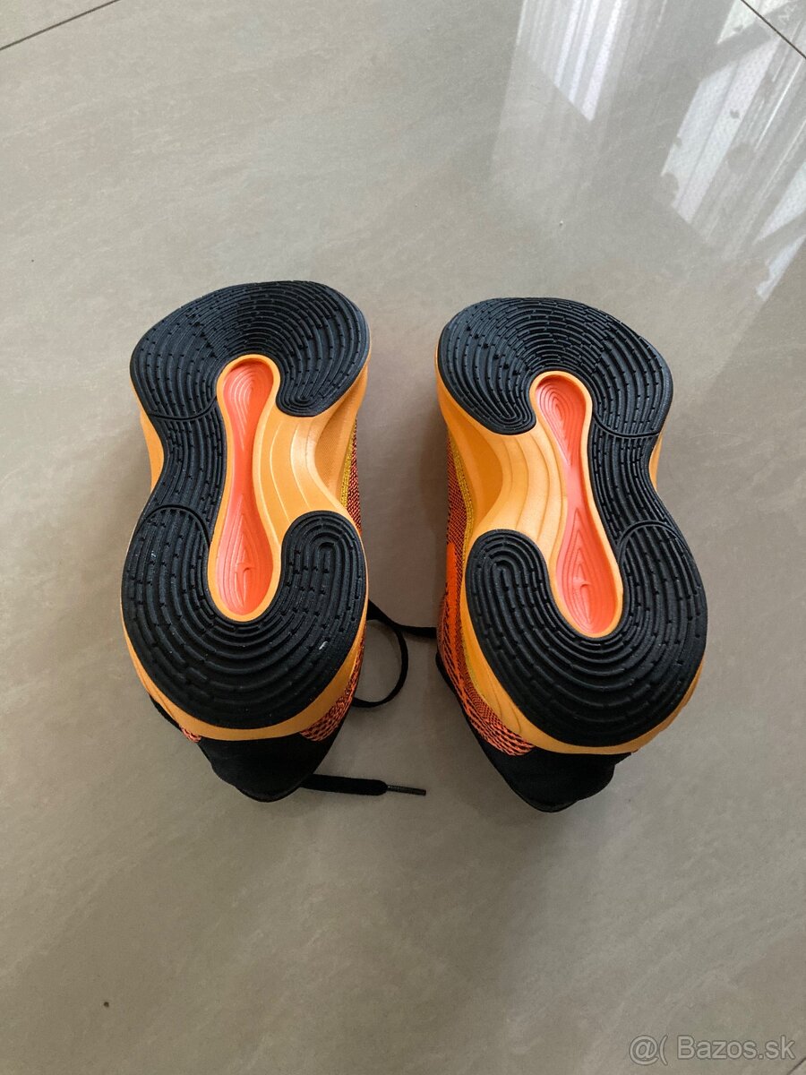 Nike G.T. Hustle Academy "Black Total Orange" - 2