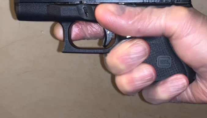 Botka zásobníku GLOCK 9mm - grip - 2