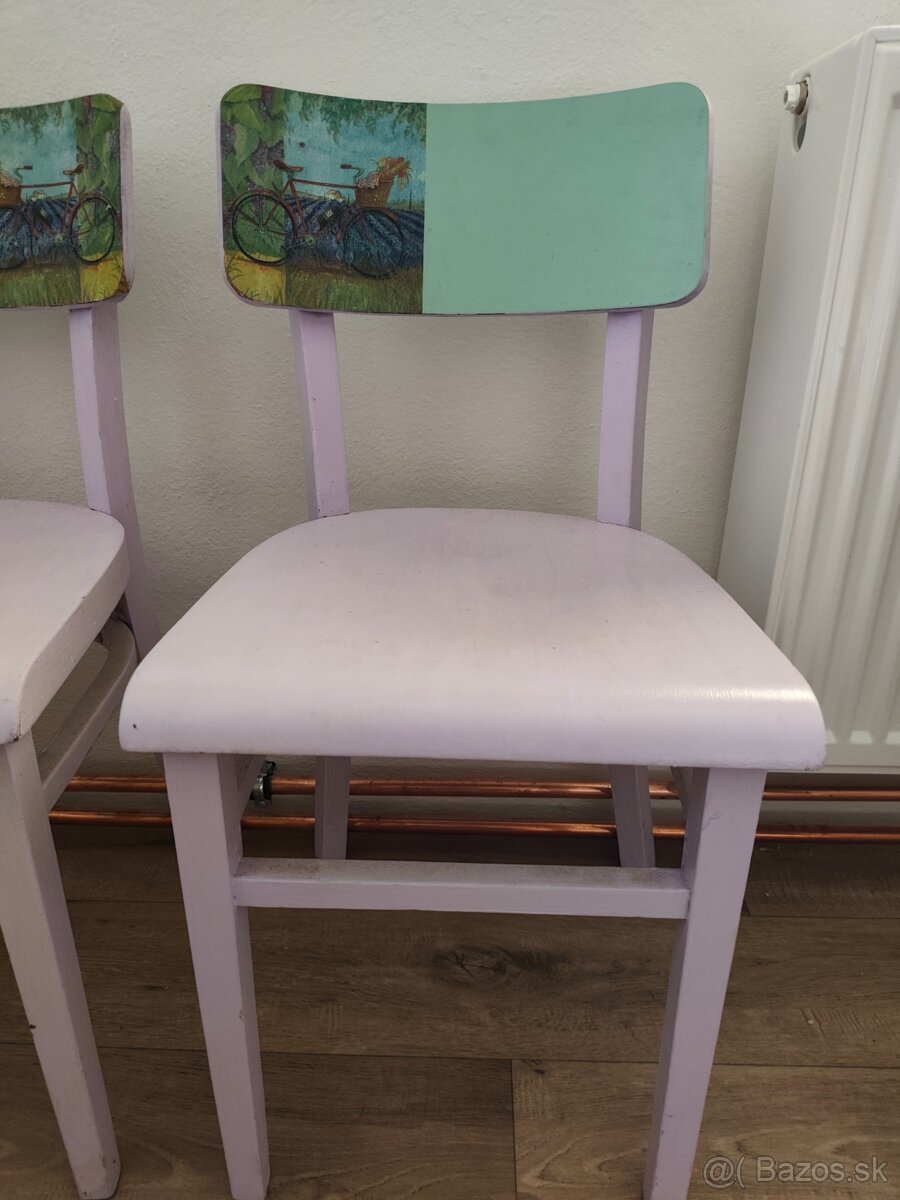 2 stoličky drevené - 2
