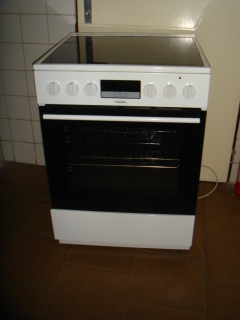 Sporák - keramický - 2