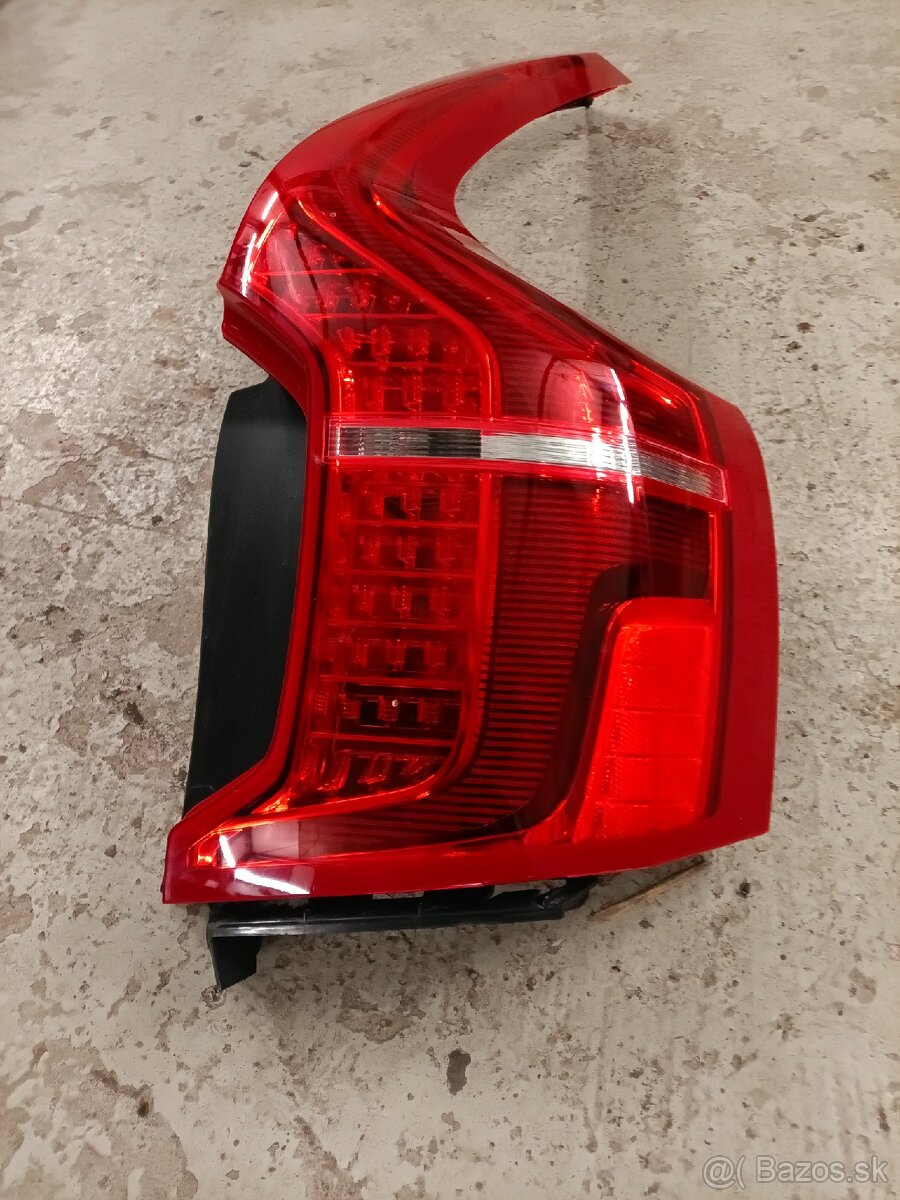 Volvo XC 90 zad.svetlo - 2