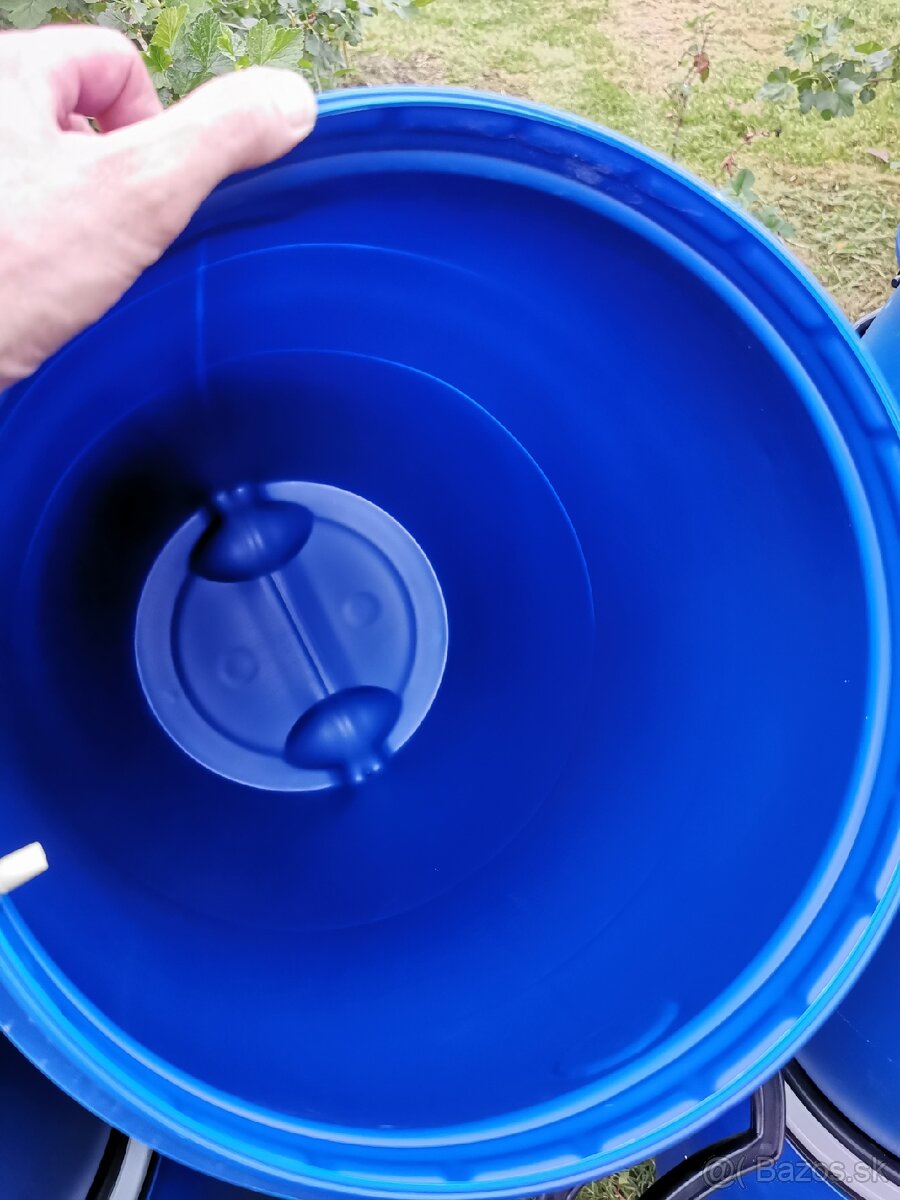 Plastové sudky 60litrove - 2