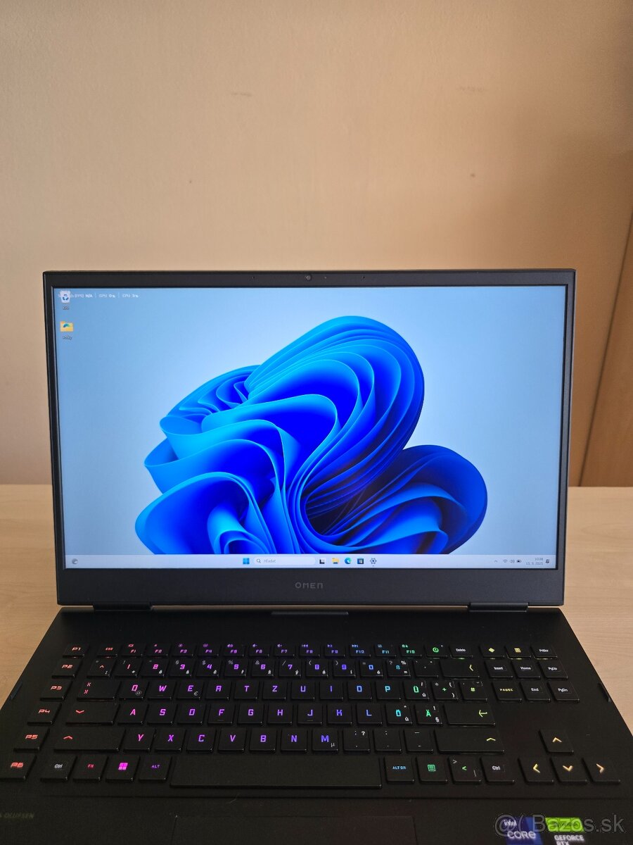 OMEN 17-ck2003 - 17" 240Hz 1440p, RTX 4090, i-9 13900HX - 2