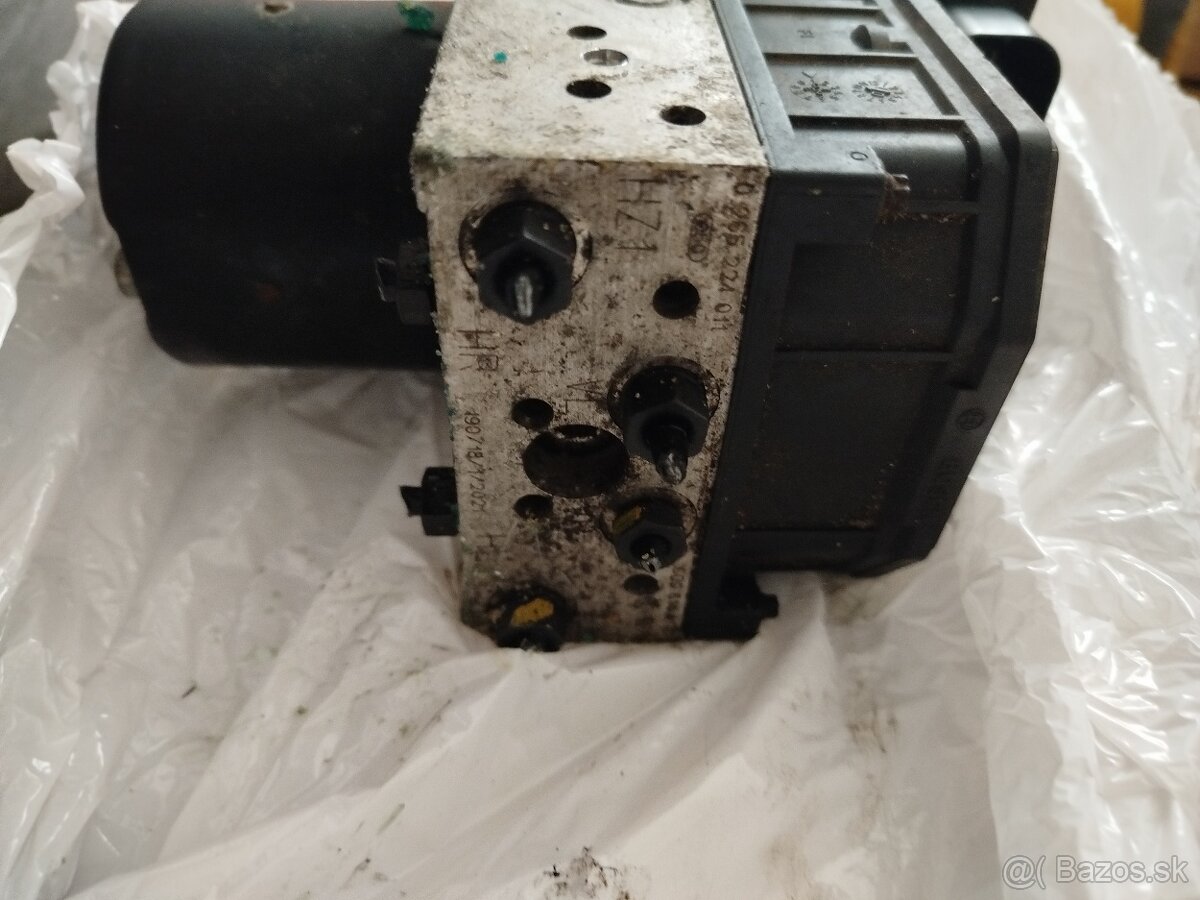 Rozdeľovač na brzdy abs Fabia 1 - 2