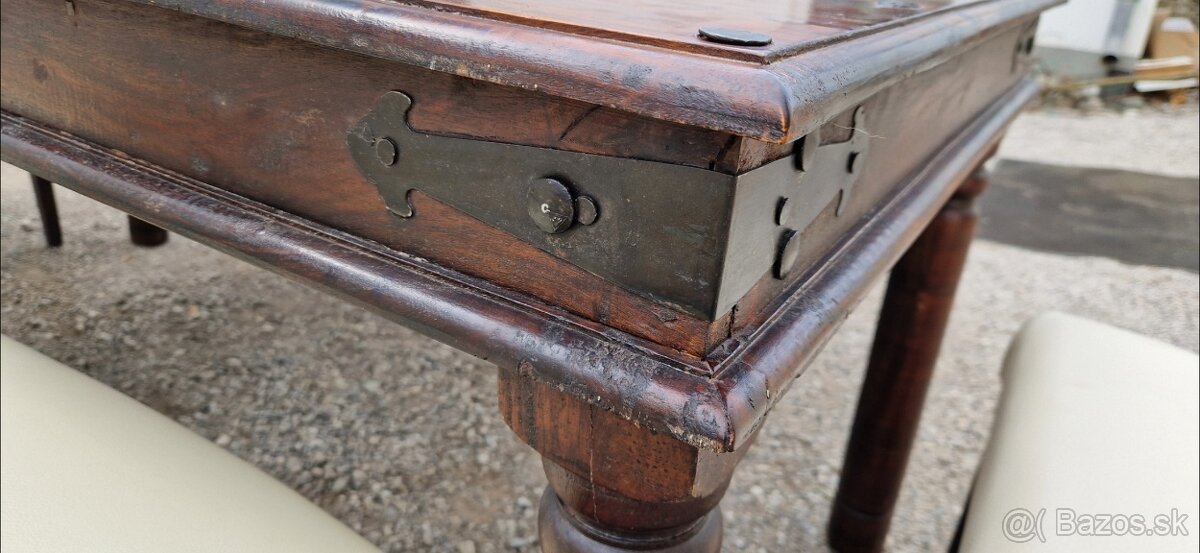 Starý masívny stôl - 2