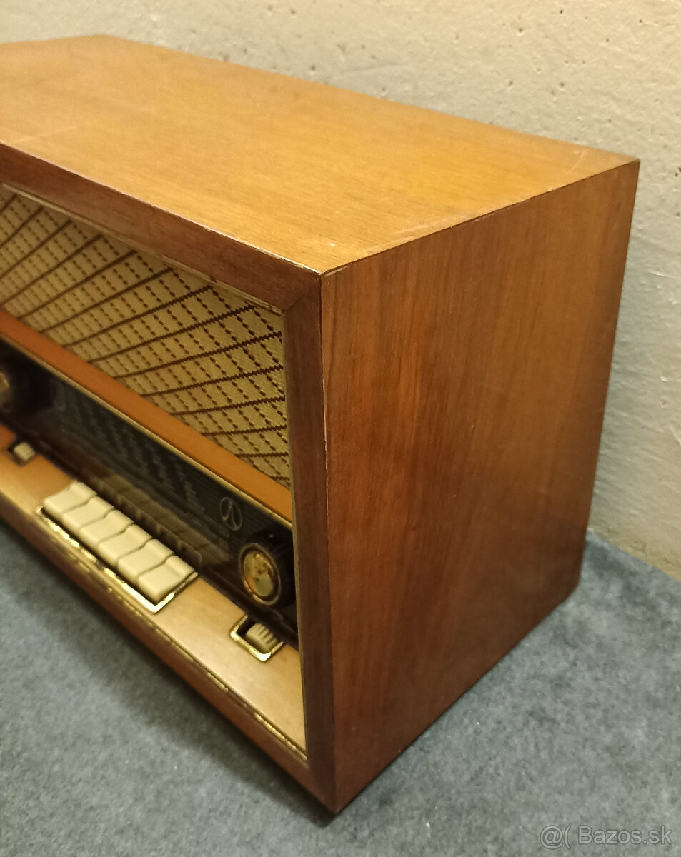 Staré retro rádio Tesla Rondo II, 528A - 2