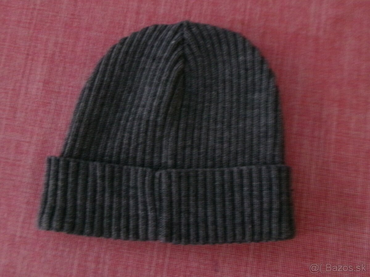 Dámska zimná čiapka Terranova. - 2