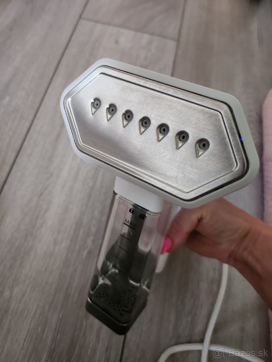 Ručný naparovač odevov SteamOne 1600W - 2