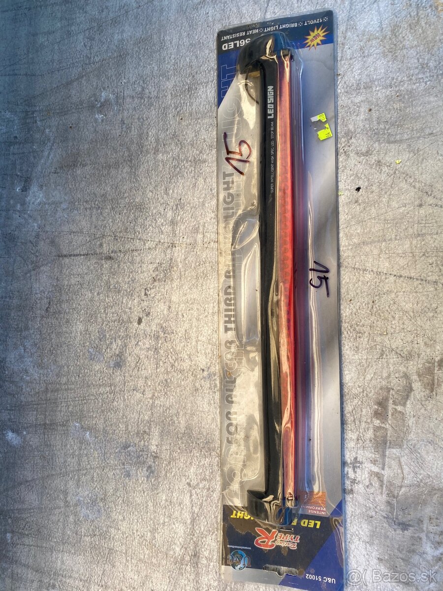 Tretie brzdové svetlo - 2