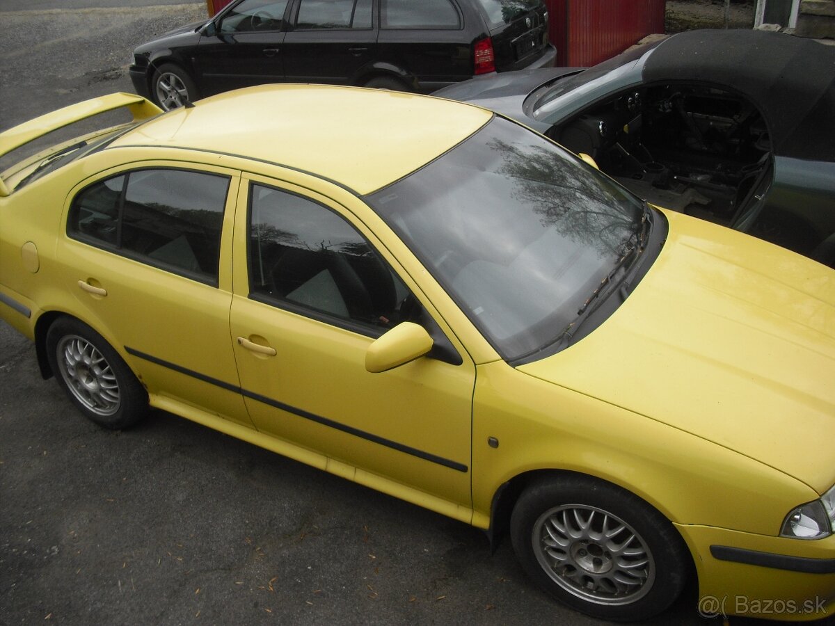 Skoda Octavia RS 1 Karoserie Motor - 2