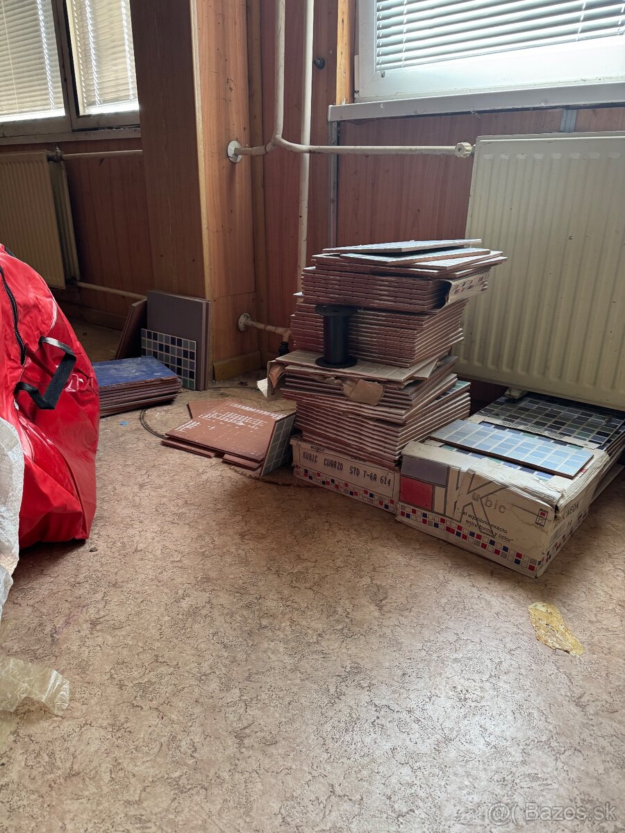 Predán kachličky/obkladačky za 1 EUR. - 2