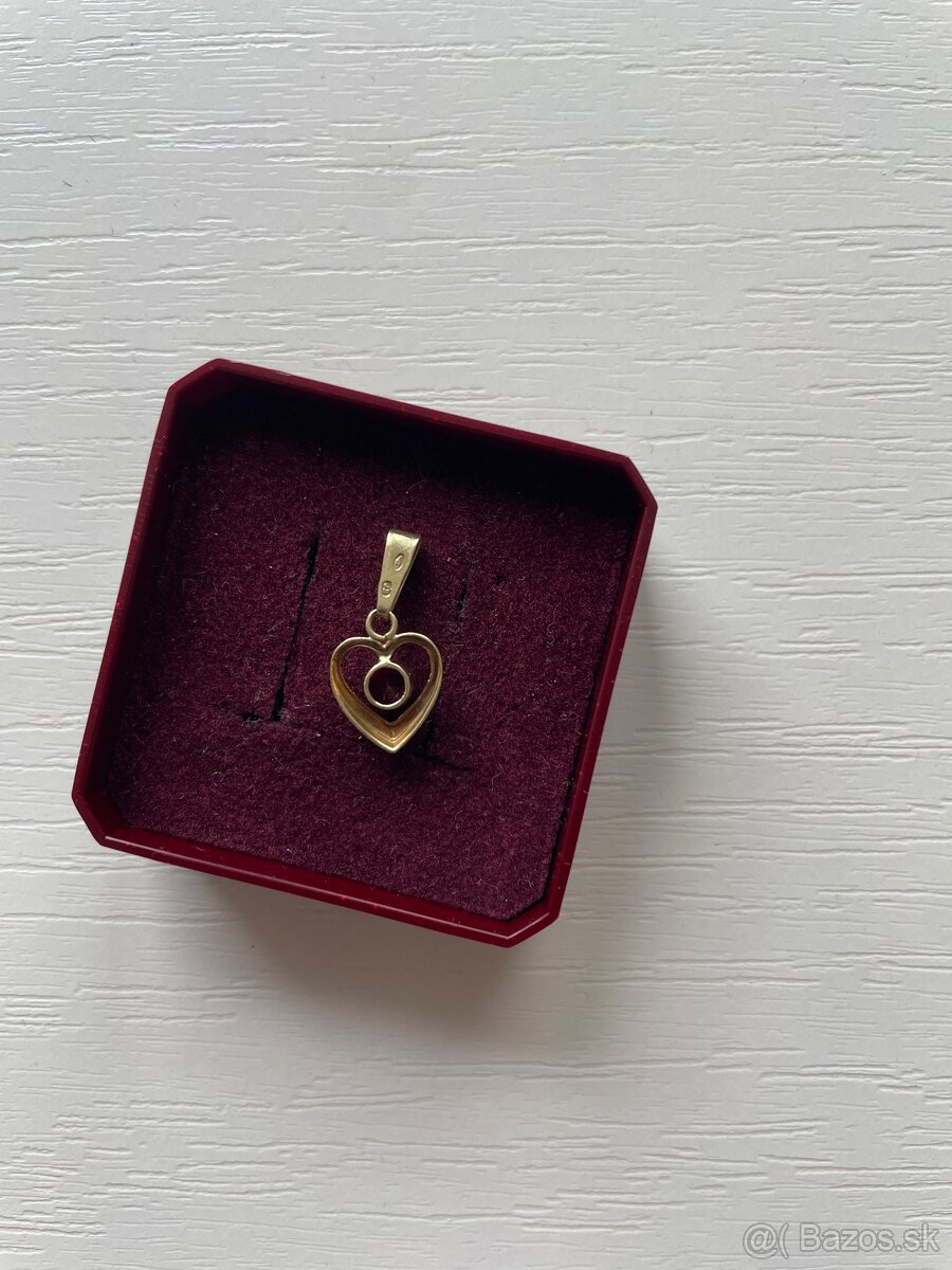 Zlatý prívesok - 2