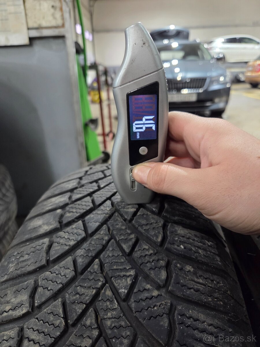 Predám 215/65 r17 Zimné pneumatiky 2ks - 2