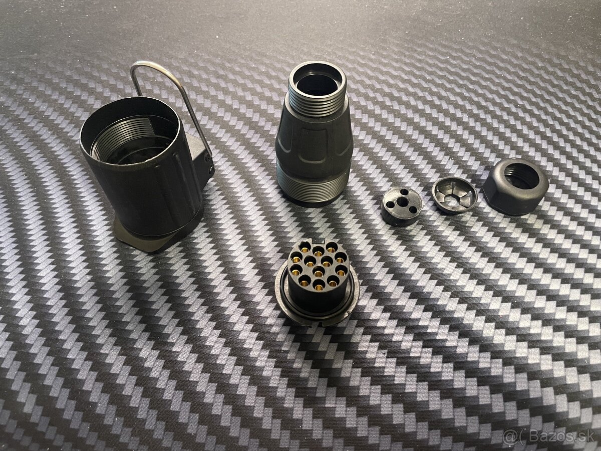 zásuvka 13 pin na príves/karavan - 2