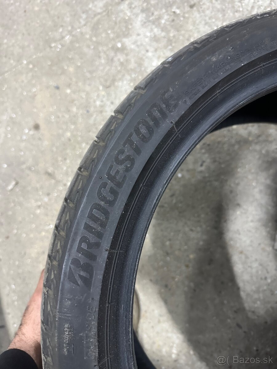 225/40 R19 letné pneumatiky - 2