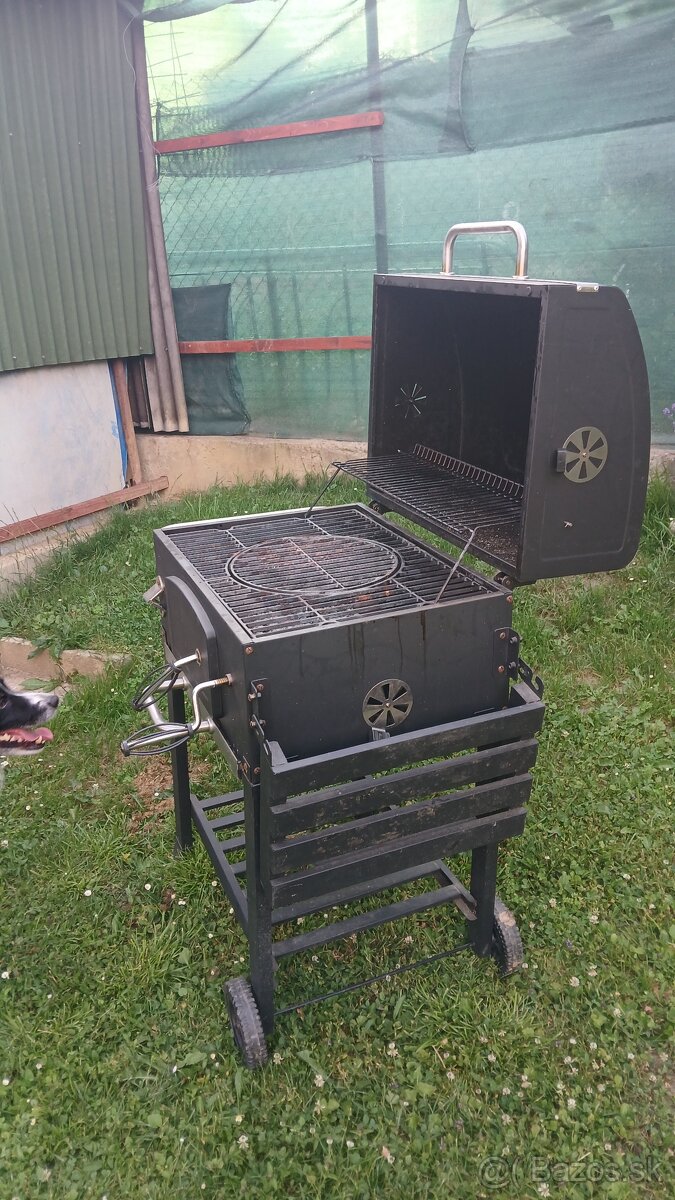 grill na uhlie Jamestown - 2