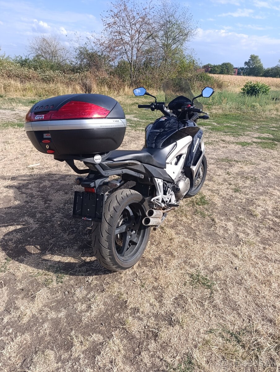 HONDA VFR 800 CROSSRUNNER r.v.2012 - 2