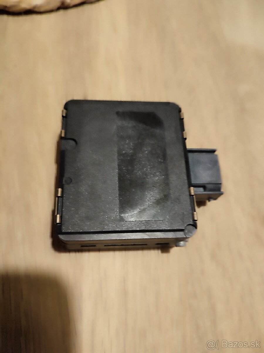 Predam snimač radar Range Rover Velar