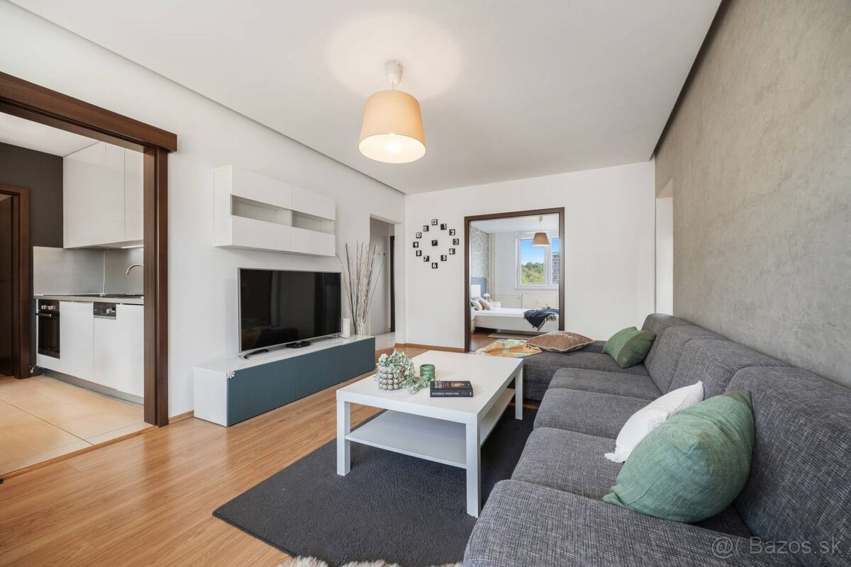 Charizmatický 4-izbový byt s veľkou loggiou v perfektnej čas - 2